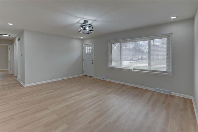 602 SW 15th Street, Blue Springs, MO 64015