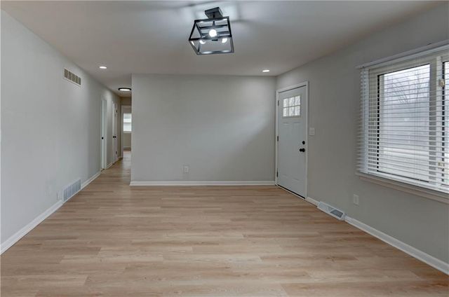 602 SW 15th Street, Blue Springs, MO 64015