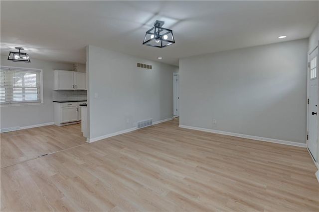 602 SW 15th Street, Blue Springs, MO 64015