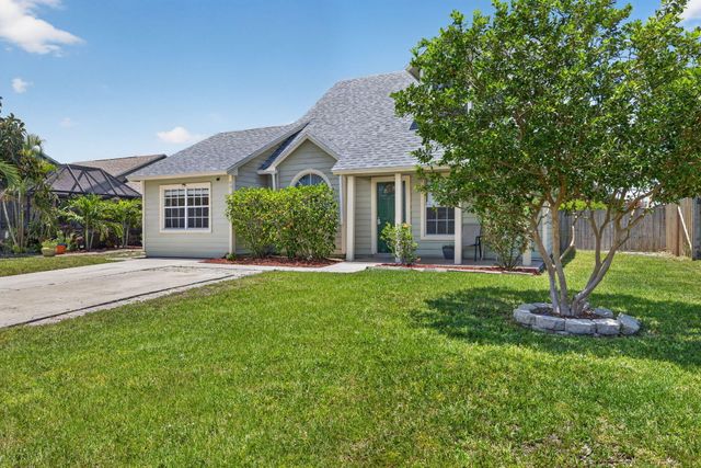 5919 SE Pine Drive, Stuart, FL 34997