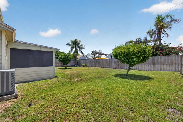5919 SE Pine Drive, Stuart, FL 34997
