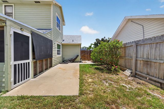 5919 SE Pine Drive, Stuart, FL 34997