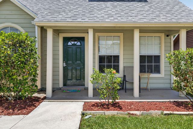 5919 SE Pine Drive, Stuart, FL 34997