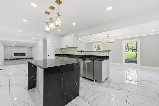 4113 Radcliffe Ct, Decatur, GA 30034
