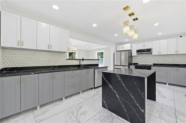 4113 Radcliffe Ct, Decatur, GA 30034