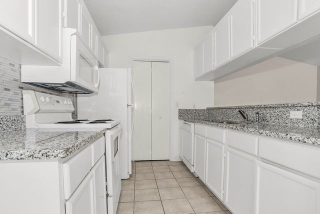 1437 Brook Meadow Circle, Lancaster, TX 75134