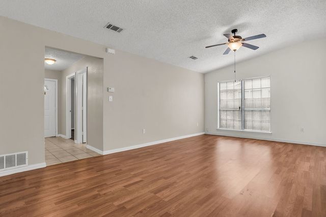 1437 Brook Meadow Circle, Lancaster, TX 75134