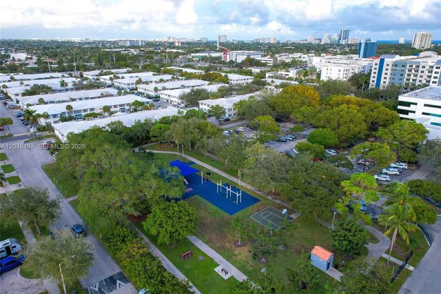 2201 NE 66th St 1323, Fort Lauderdale, FL 33308