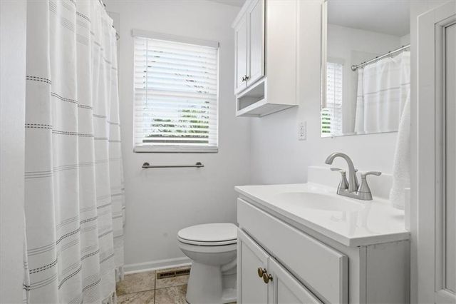 4700 W 65th Terrace, Prairie Village, KS 66208