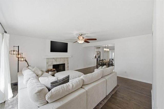 4700 W 65th Terrace, Prairie Village, KS 66208