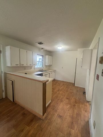 1406 W 29TH S, Wichita, KS 67217