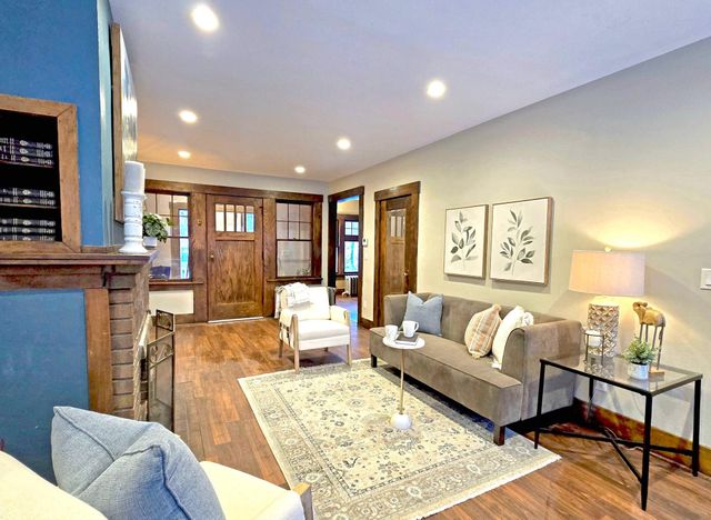 2342 Bourne Avenue, Saint Paul, MN 55108