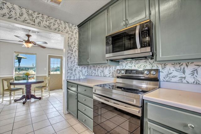 1016 E Fm 902, Howe, TX 75459