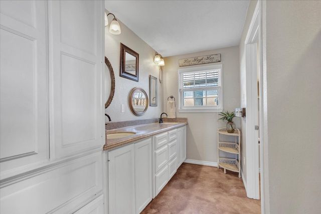 1016 E Fm 902, Howe, TX 75459