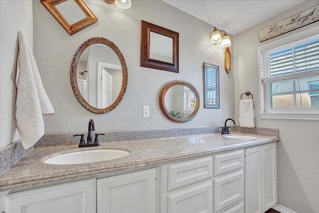 1016 E Fm 902, Howe, TX 75459