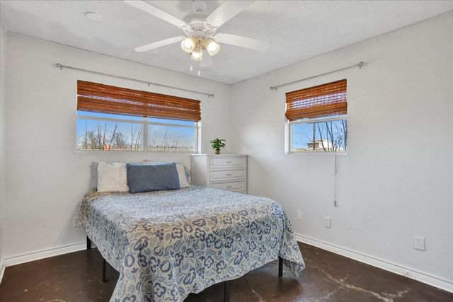 1016 E Fm 902, Howe, TX 75459