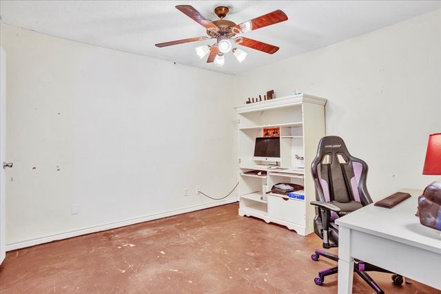 1016 E Fm 902, Howe, TX 75459