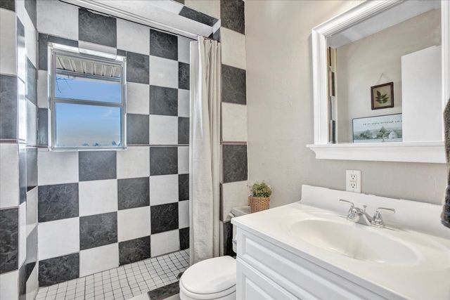 1016 E Fm 902, Howe, TX 75459