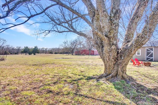 1016 E Fm 902, Howe, TX 75459