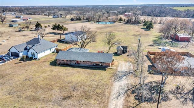 1016 E Fm 902, Howe, TX 75459