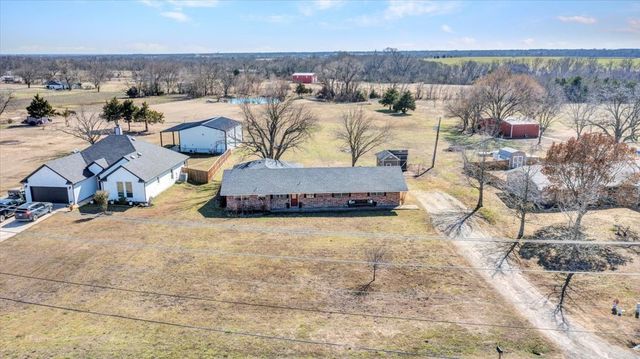 1016 E Fm 902, Howe, TX 75459