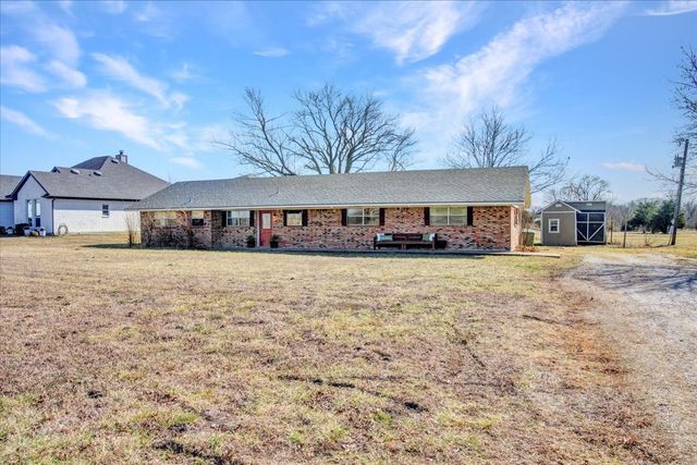 1016 E Fm 902, Howe, TX 75459