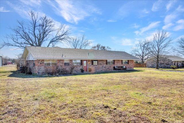 1016 E Fm 902, Howe, TX 75459