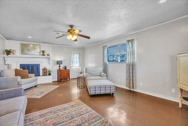 1016 E Fm 902, Howe, TX 75459