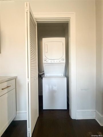16 Minerva Place 1C, White Plains, NY 10601