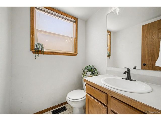 2137 Kay St, Longmont, CO 80501