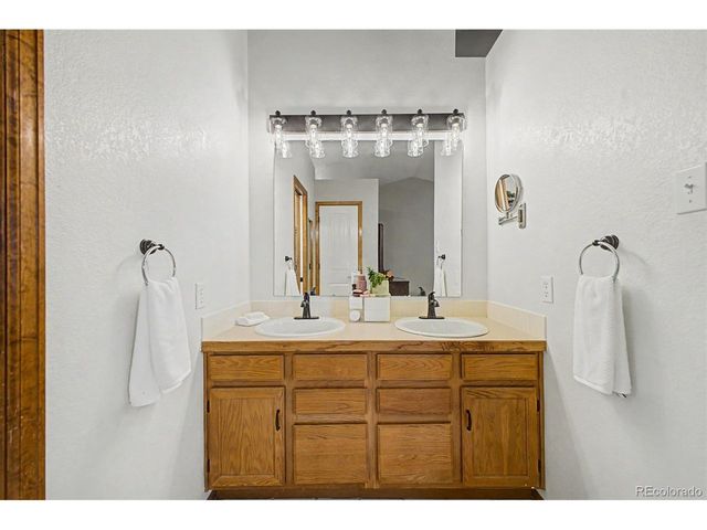 2137 Kay St, Longmont, CO 80501