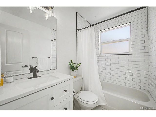 2137 Kay St, Longmont, CO 80501