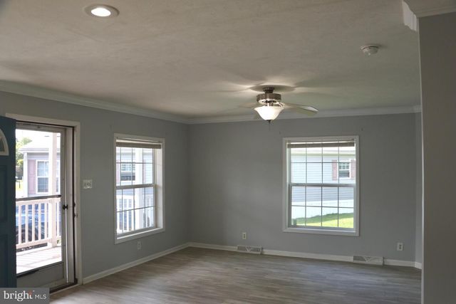 6024 FALMONT DR, Morrisville, PA 19067