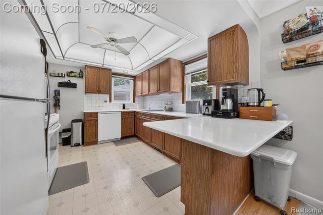 9428 Gillman Street, Livonia, MI 48150