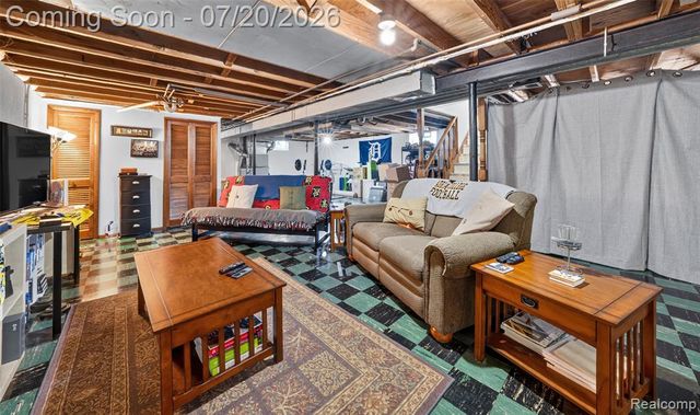 9428 Gillman Street, Livonia, MI 48150