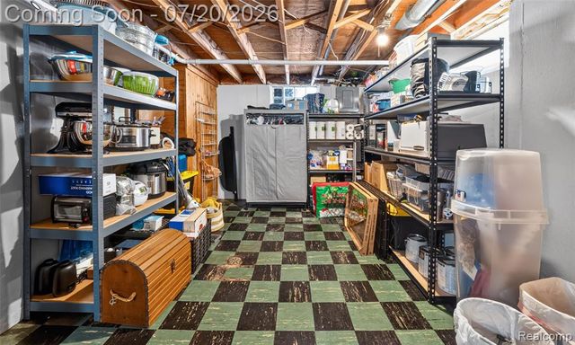 9428 Gillman Street, Livonia, MI 48150