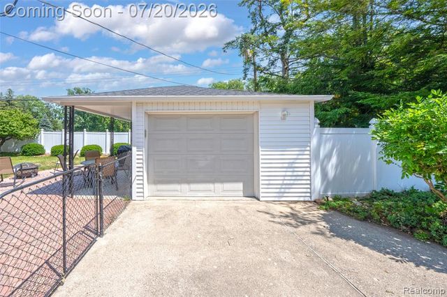 9428 Gillman Street, Livonia, MI 48150