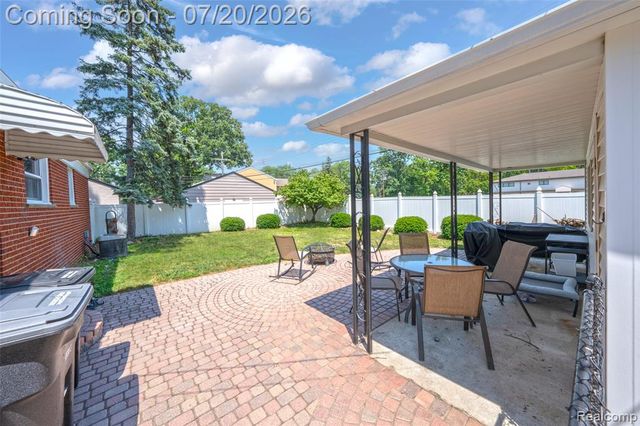 9428 Gillman Street, Livonia, MI 48150