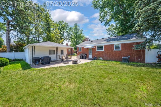 9428 Gillman Street, Livonia, MI 48150