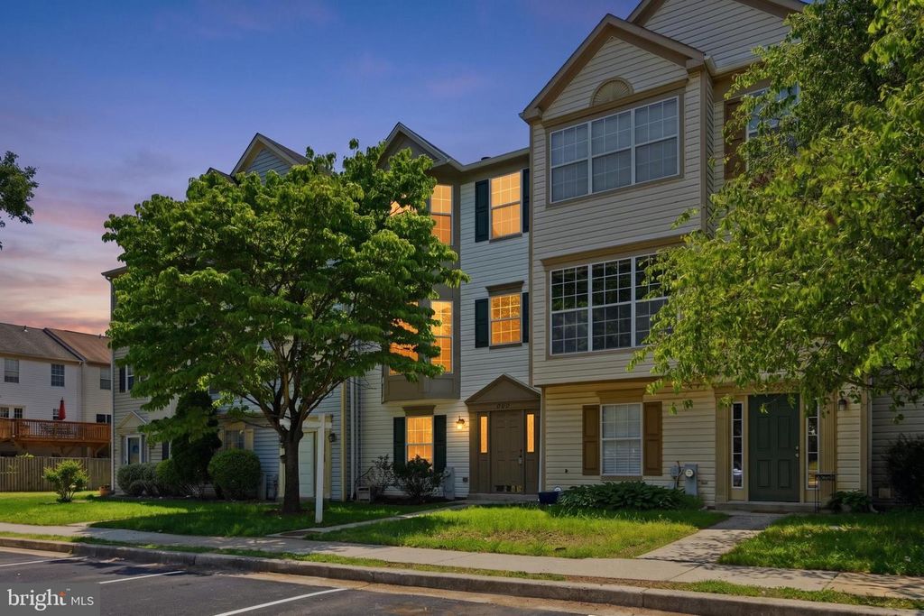Image 1 of property listing at 2577 AMBLING CIR #46, Crofton, MD 21114