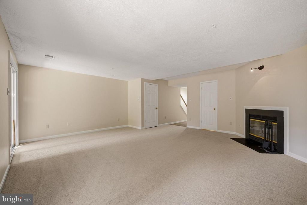 Image 11 of property listing at 2577 AMBLING CIR #46, Crofton, MD 21114