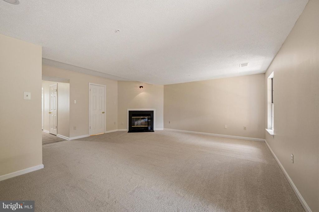 Image 12 of property listing at 2577 AMBLING CIR #46, Crofton, MD 21114
