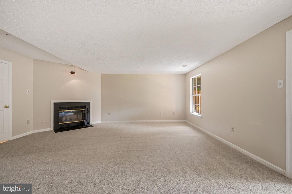 Image 13 of property listing at 2577 AMBLING CIR #46, Crofton, MD 21114
