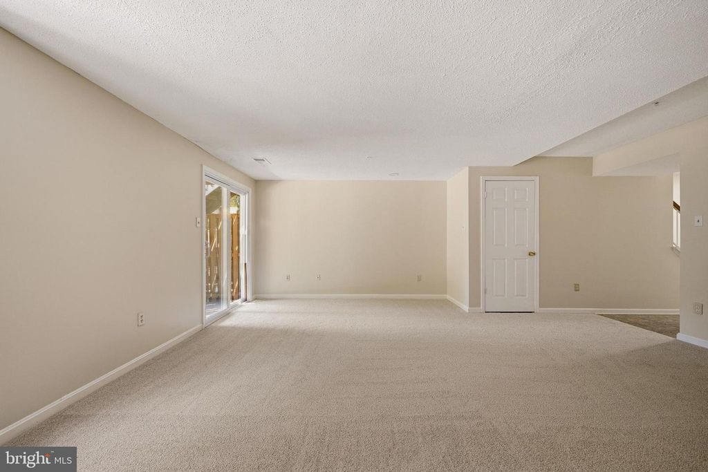 Image 15 of property listing at 2577 AMBLING CIR #46, Crofton, MD 21114