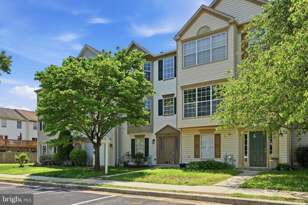 Image 2 of property listing at 2577 AMBLING CIR #46, Crofton, MD 21114
