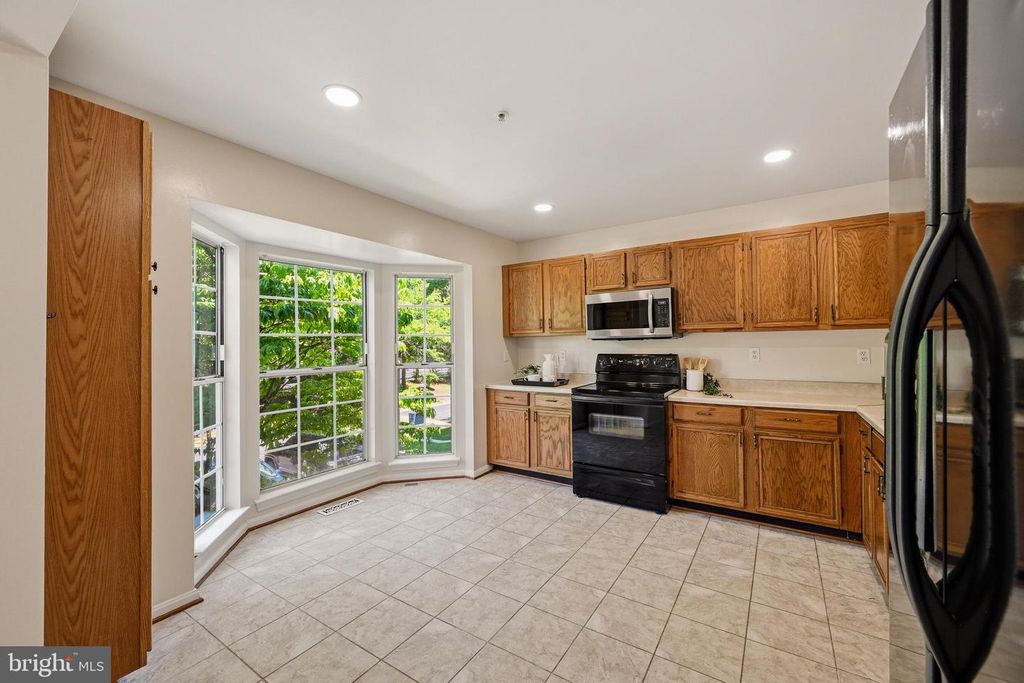Image 32 of property listing at 2577 AMBLING CIR #46, Crofton, MD 21114