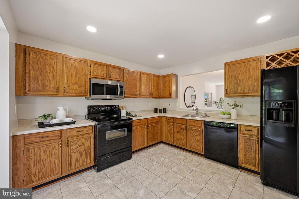 Image 33 of property listing at 2577 AMBLING CIR #46, Crofton, MD 21114