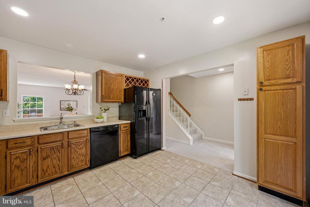 Image 34 of property listing at 2577 AMBLING CIR #46, Crofton, MD 21114