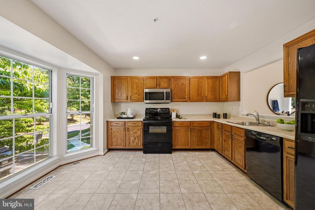 Image 37 of property listing at 2577 AMBLING CIR #46, Crofton, MD 21114