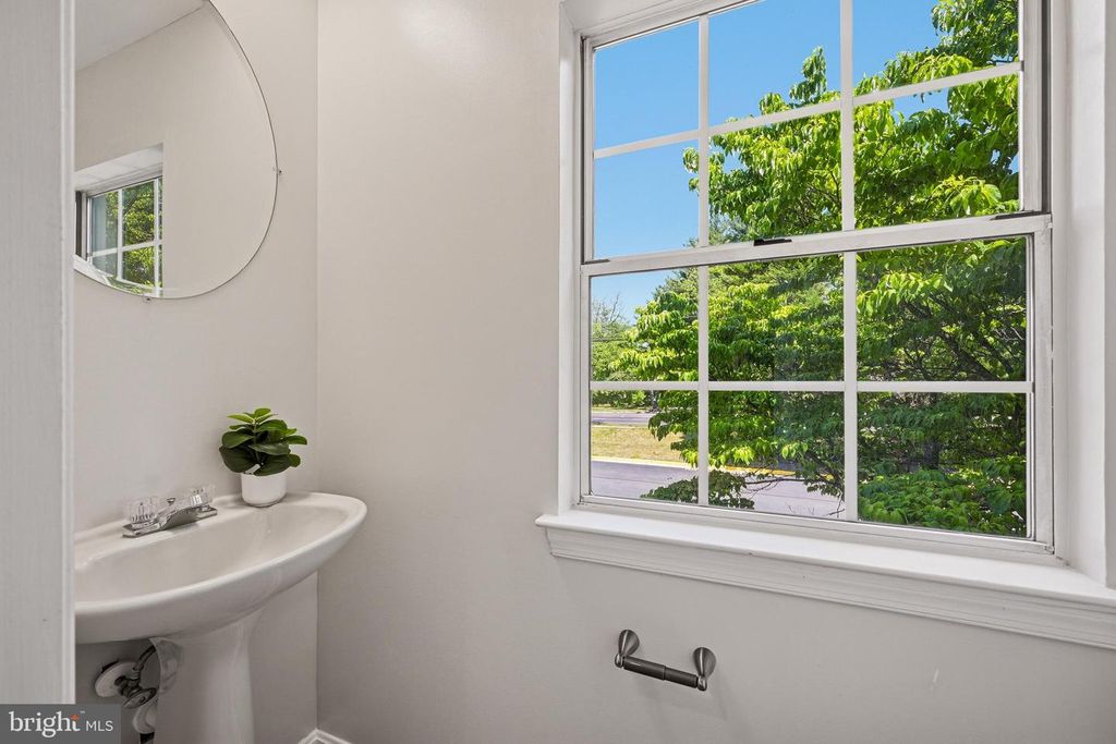 Image 40 of property listing at 2577 AMBLING CIR #46, Crofton, MD 21114